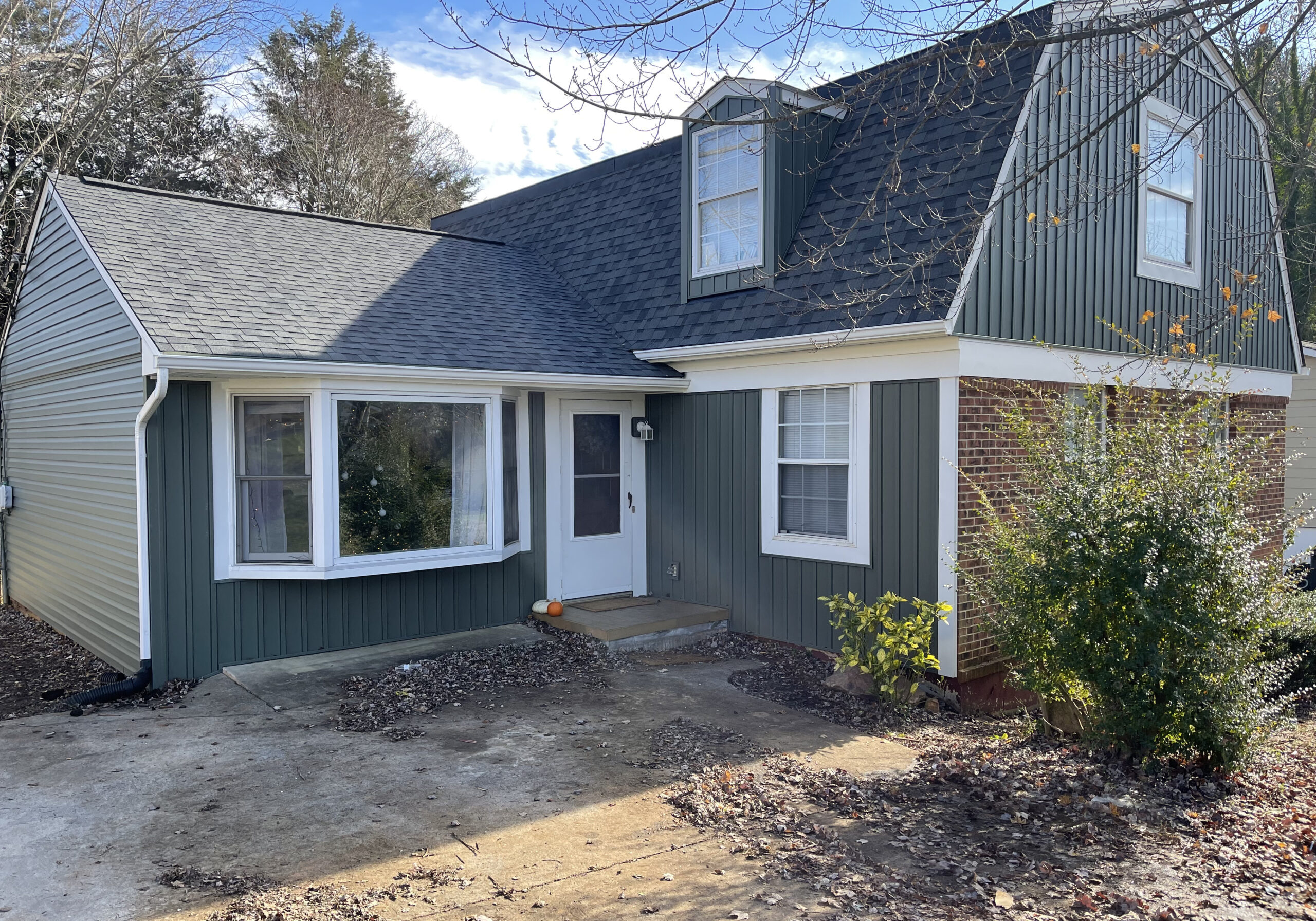 Beautiful home with Clear Choice Exteriors roof replacement